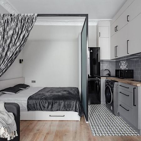 City Centre Silver Apartment Odesa Exterior foto